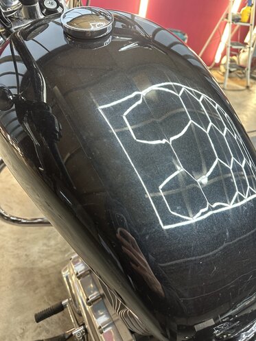 Motorradtank nicht polieret