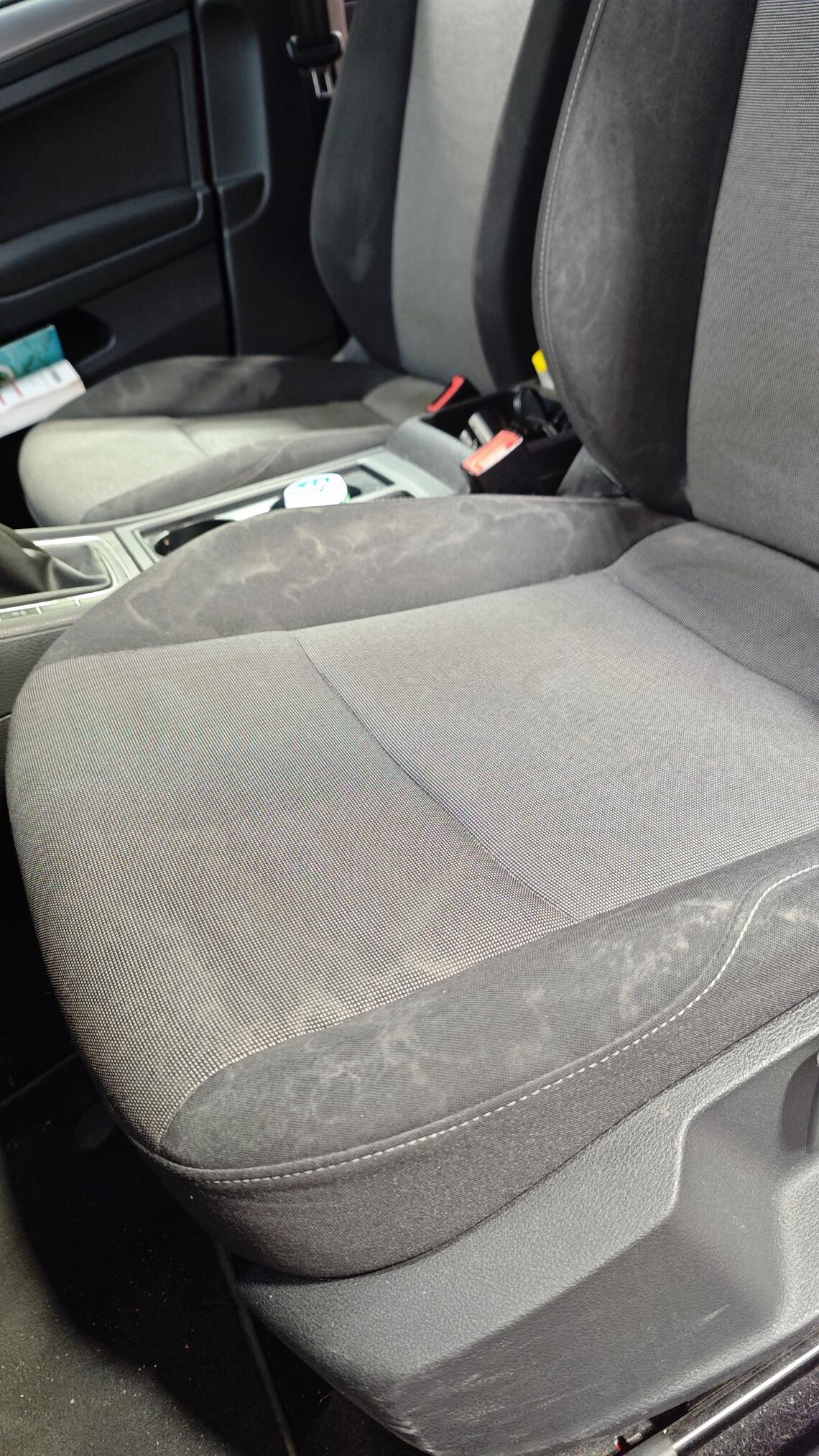 Wenn das Auto verkauft werden soll, dann müssen die Sitze aber ordentlich aussehen