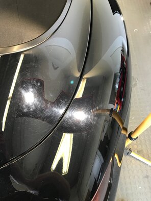 Starke Lackdefekte und Kratzer am ganzen Porsche Lack