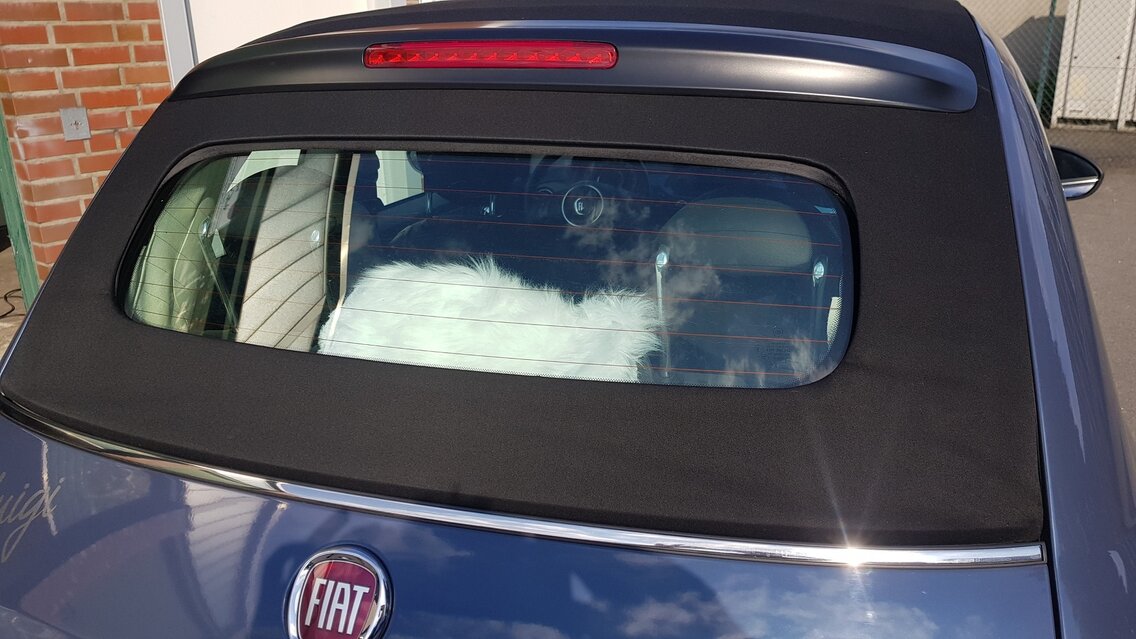 Nach der Reinigung sieht das Cabriverdeck wieder frisch & flott aus