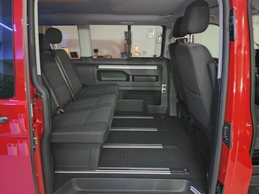 Diese Aufbereitung hat den Innenraum dieses Fahrzeuges aufgewertet und es für den Verkauf optimal vorbereitet.