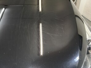 Starke tiefe Lackkratzer 