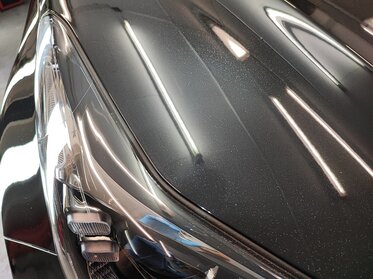 Bei einem Farbschaden sollten Sie sofort handeln. Kontaktieren Sie direkt ArtmiC Car Clean