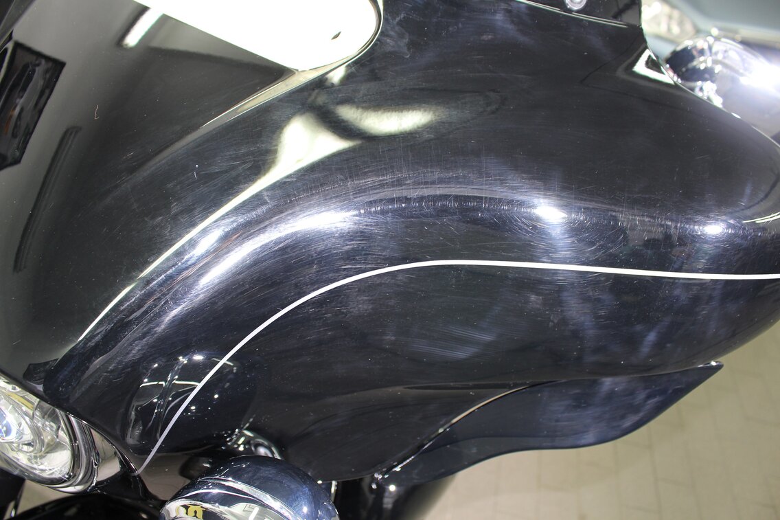 Lack absolut zerkratzt