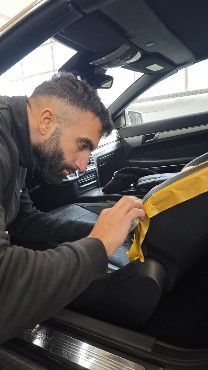 Kratzer am Mercedes Benz Ledersitz reparieren